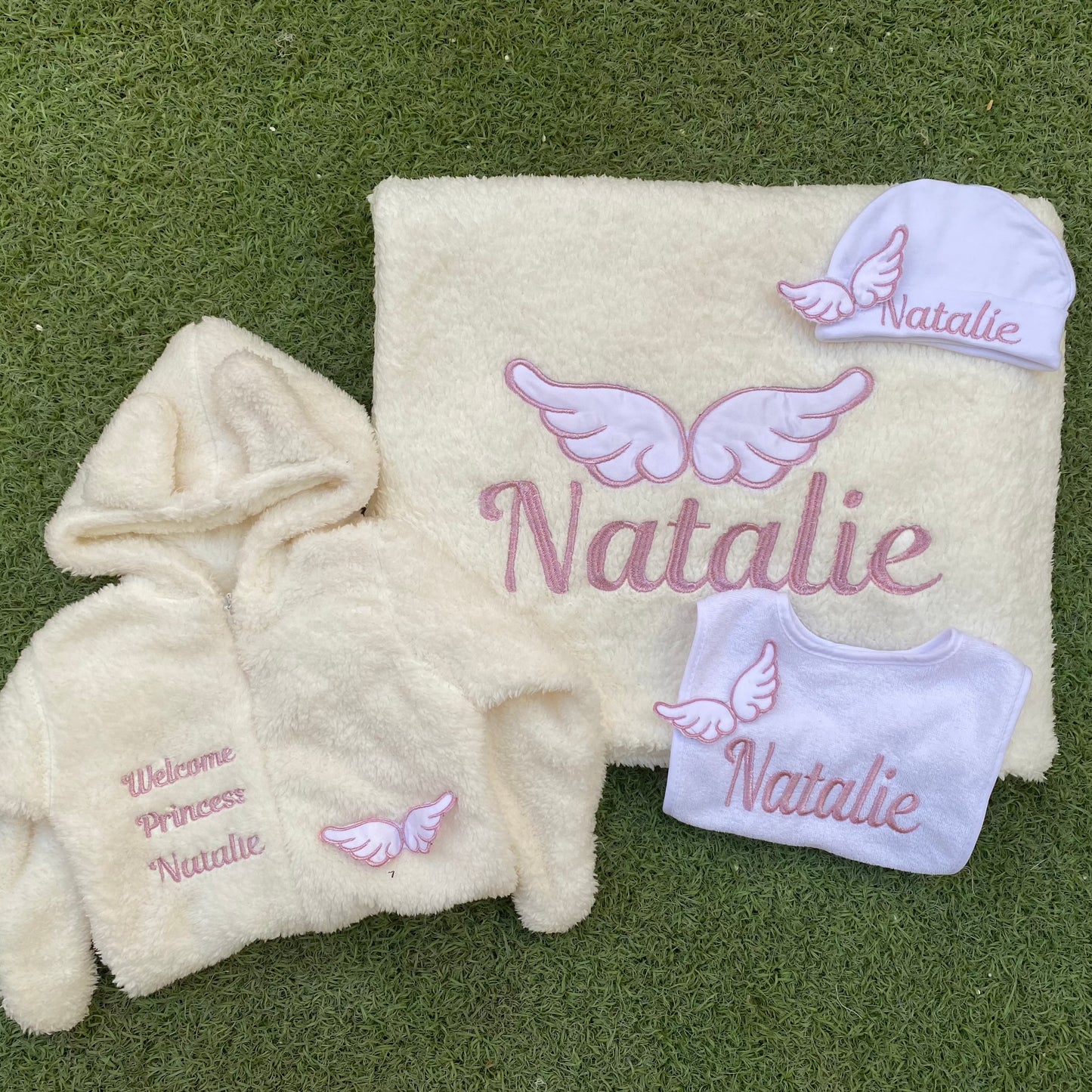 Personalized 4-Piece Winter Baby Set – Jumpsuit, Blanket, Hat & Bib